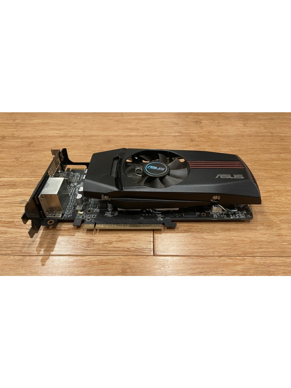 ASUS EAH6850 DC/2DIS/1GD5/V2 - AMD Radeon HD 6850 - GDDR5 1 GB V