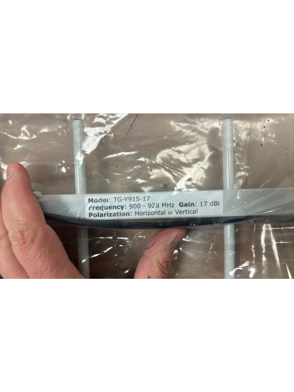 TRUE GAIN ANTENNAS 17 dBi, 900-928 MHz YAGI Mid-Mount Antenna
